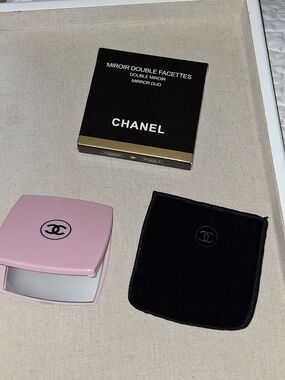 CHANEL Pink Compact Mirror - Double Facettes